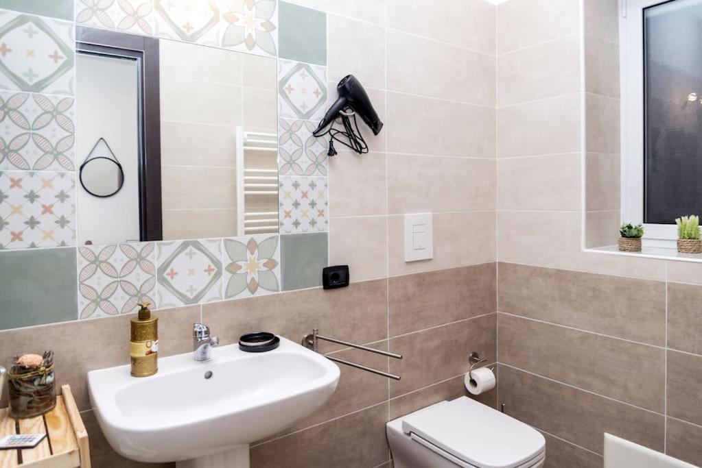Artisti Home Napoli Bagian luar foto